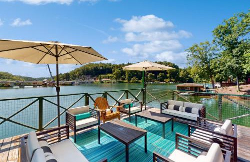 Sunset Cove Hotel | Little Lake Cottage