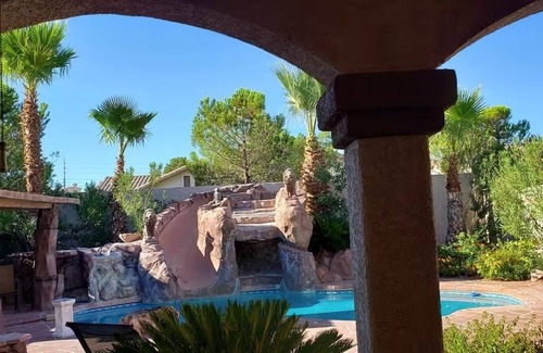 Summerlin House | Little Paradise in Las Vegas with Pool