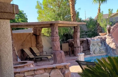 Summerlin House | Little Paradise in Las Vegas with Pool