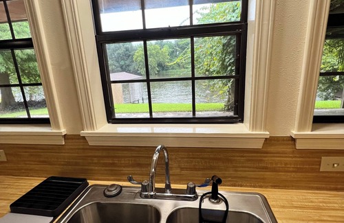 Flora Cottage | Little Riverbank cottage is a unit on the river banks of the Cane River.