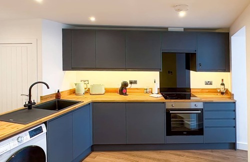 Staple Hill Apartment | Little Sunshine by STAE-Homes
