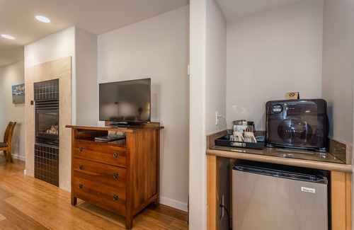 San Simeon Hotel | Little Sur Inn