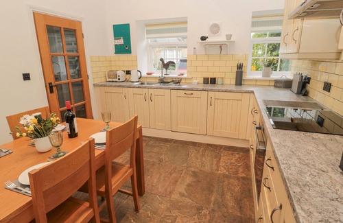 North Sunderland Cottage | LITTLE TERN, pet friendly, with a garden in Seahouses