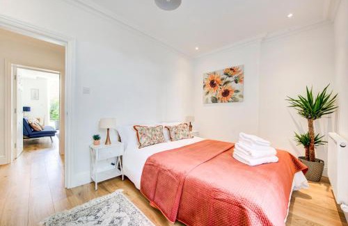 Little Venice Apartment | Little Venice UK Bright & Stylish garden apartment