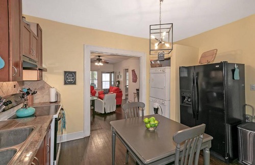 Edgewood House | Little White House