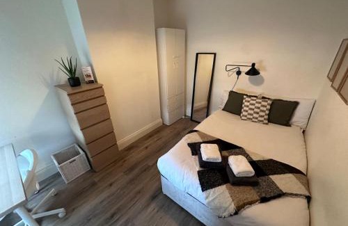 Salford Apartment | Littleton Co-living - Private Room Self-cater