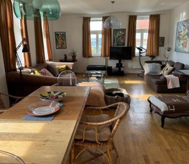 Prague 7 Apartment | Live at home in a popular large Prague apartment