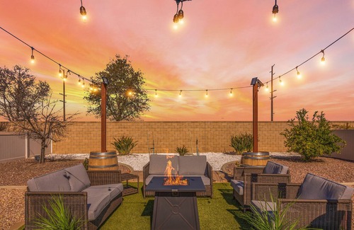 Temecula House | Livin' In Zin-30-Day Rental-Jacuzzi, Poker and pool table