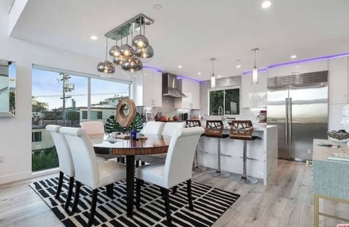 Venice Bed & Breakfast | Living the Dream By the Beach-minutes away