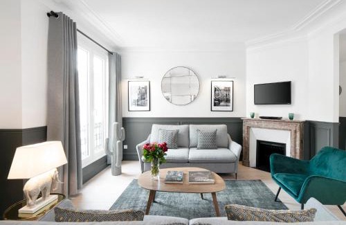 Quartier de la Porte-Saint-Denis Apartment | LivinParis - Luxury 3 Bedrooms Opera II