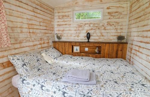 Brynrefail House | Llety Llanfair