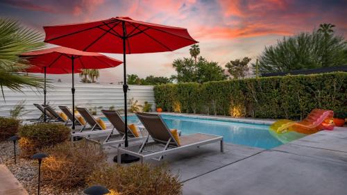 Palm Springs House | Lloyd by AvantStay Palm Spring Paradise w Pool Large Yard Table Tennis Permit3779
