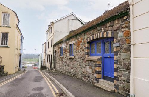 Carmarthen House | Llys-Yr-Onnen