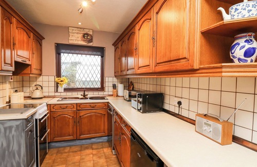Carmarthen Cottage | Llys-yr-onnen
