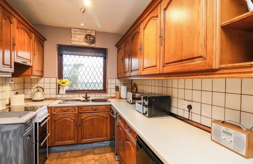 Carmarthen Cottage | Llys-yr-onnen