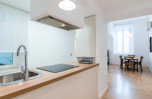 Santa Catalina Apartment | LN1 2BD+2BTH Cloakroom, Shared terrace with pool + Parking on demand