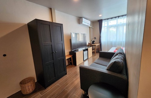 Wat Bowon Niwet House | Lo-ha Guesthouse Contactless Check-in