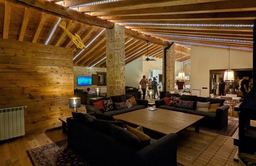 Prat de Comte House | Lo Indiano, casa de turisme rural