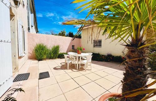 Saze House | Loca-Moulins