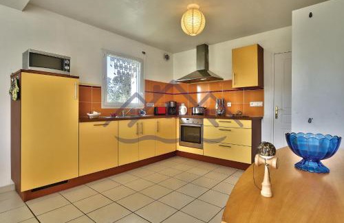 Guilvinec House | LocaLise - M12 -Ty Marjan - Vacances à quelques pas de la mer au Guilvinec - Wifi inclus - linge de lit inclus - Animaux bienvenus - Jardin avec possibilité d'être clos avec grillage