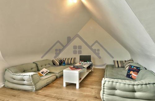 Guilvinec House | LocaLise - M14 - Caligourdaine - Maison d'exception - Construction de 2024 - à 30m de la mer et quelques pas des plages - extérieur clos - 4 places de parking privatives - wifi inclus - draps inclus - centre et port à 7 minutes à pied