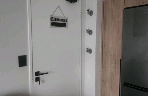 Greater Johannesburg Metropolitan Area Apartment | Located in Johannesburg,Sandton. A beautiful ultra modern 1 bedroom apartment.