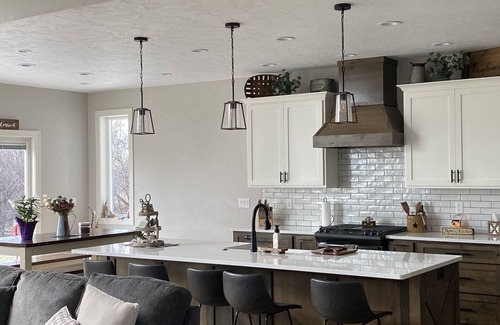 Butte Des Morts House | Located in OSHKOSH less than 10 min from EAA grounds.