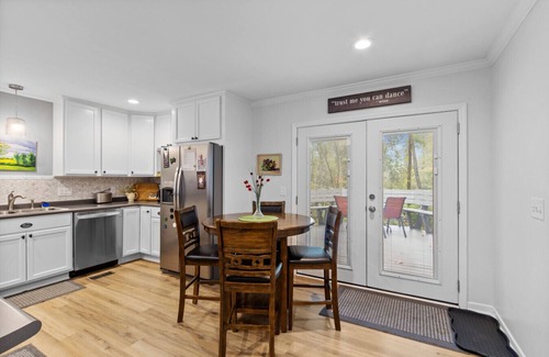 Taylors House | Location-Explore-Relax-Work!n*Serene* Forest Views