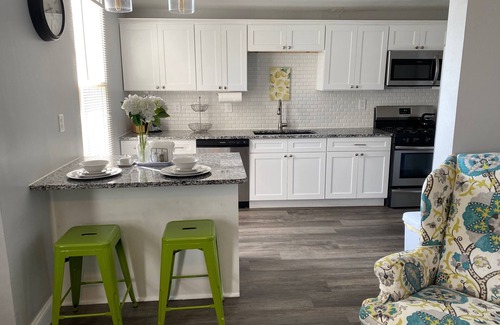 Clifton House | Location, Location - 2BR/1BA-Steps from Frankfort