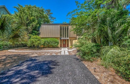 Heritage Woods House | LOCATION - Short Walk to Beach/Bike to Salty Dog-Harbortown - 5th Row on Lagoon