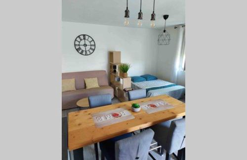 Vinassan Apartment | Location studio entre garrigue et mer