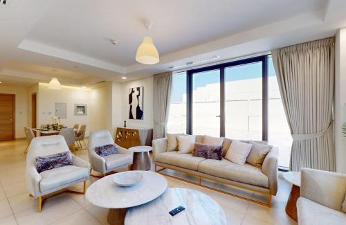 Mirdif Apartment | Locations I Lux 3 Bedroom Villa I Panaromic Lush Green Views I Gym, Pool, Parking & Wi-Fi