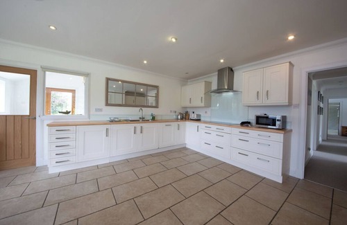 Ardeonaig Cabin | Loch fronted holiday cottage for 8 at Loch Tay with hot tub