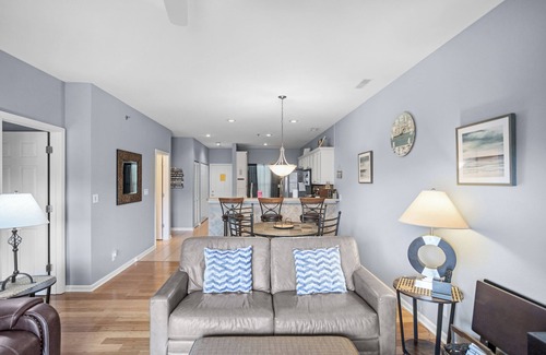 Camdenton Condo | Loch Haven 138-6E - Serene Views from the Screened Deck!