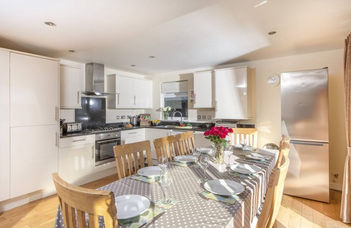 Winnard's Perch House | Lodge 40, Retallack Resort & Spa - a lodge that sleeps 8 guests in 4 bedrooms