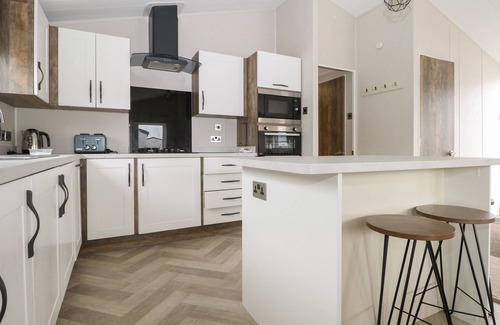 Chichester Cottage | Lodge at Chichester Lakeside