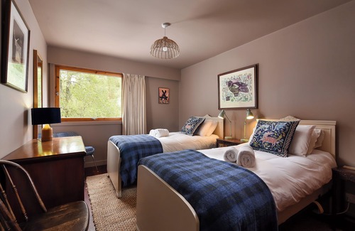 Doune Cabin | Lodge for up to 10 in Rothiemurchus Forest with hot tub.