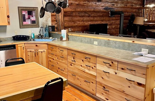 Seeley Lake Cabin | Lodge @ Seven Timbers-Large mountain lodge with access to endless recreation
