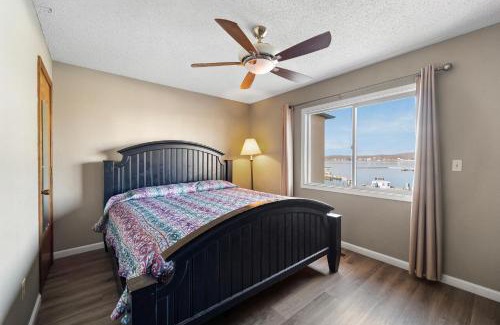 Lake Ozark House | Lodge Sleep 16- Bachelor/bachelorette Parties Welcome!
