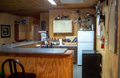 Tiptonville House | Lodge that sleeps 16! Ideal for Fishermen, Family reunions, Hunters and Tourist!