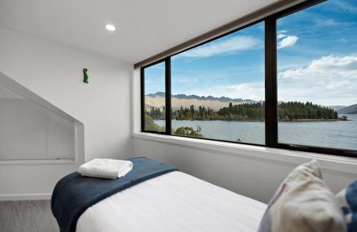 Queenstown Apartment | Lodges 11 - Lake views and close to town