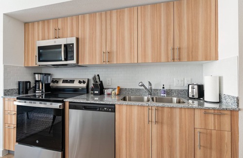 Addicks Apartment | Lodgeur | Stylish 1BR w/balcony | Energy Corridor