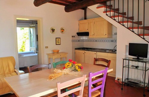 Montaione Apartment | Lodging in central Tuscany,pool,children pool,Aircon,ideal for families, sleep 5