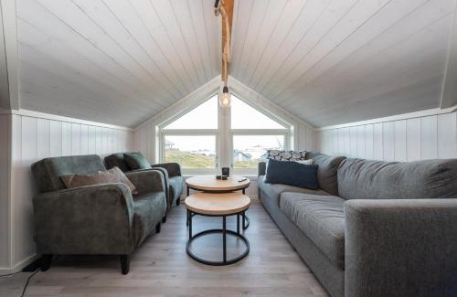Vagan House | Lofoten Midnightsun Northern lights Golf Beach Horses