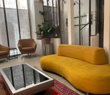 Beziers City Centre Apartment | Loft Atypique - Climatisé - Hyper centre - Calme - Petite terrasse