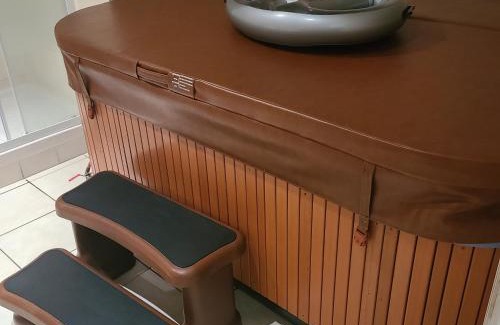 Saint-Marc Apartment | Loft de 130 m2 avec spa et billard au cœur de BREST