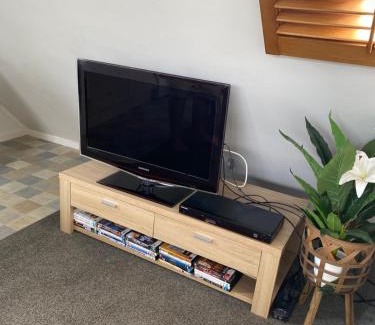 Richmond Heights Apartment | Loft on Golders