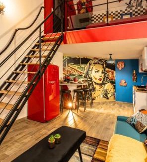 Jacquard - Prefecture Apartment | LOFT "POP ART 50's" Idéal PRO - Écran cinéma rétroprojecteur - WIFI Fibre - Borne arcade de jeu - Centre Ville