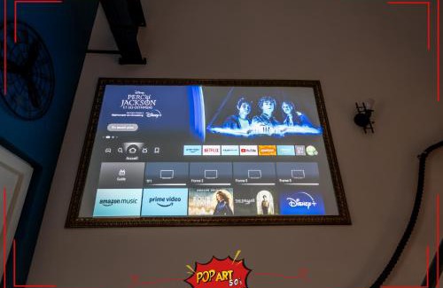 Jacquard - Prefecture Apartment | LOFT "POP ART 50's" Idéal PRO - Écran cinéma rétroprojecteur - WIFI Fibre - Borne arcade de jeu - Centre Ville