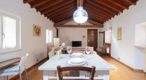 Citta Antica Apartment | Loft Santa Anastasia - Piazza delle Erbe